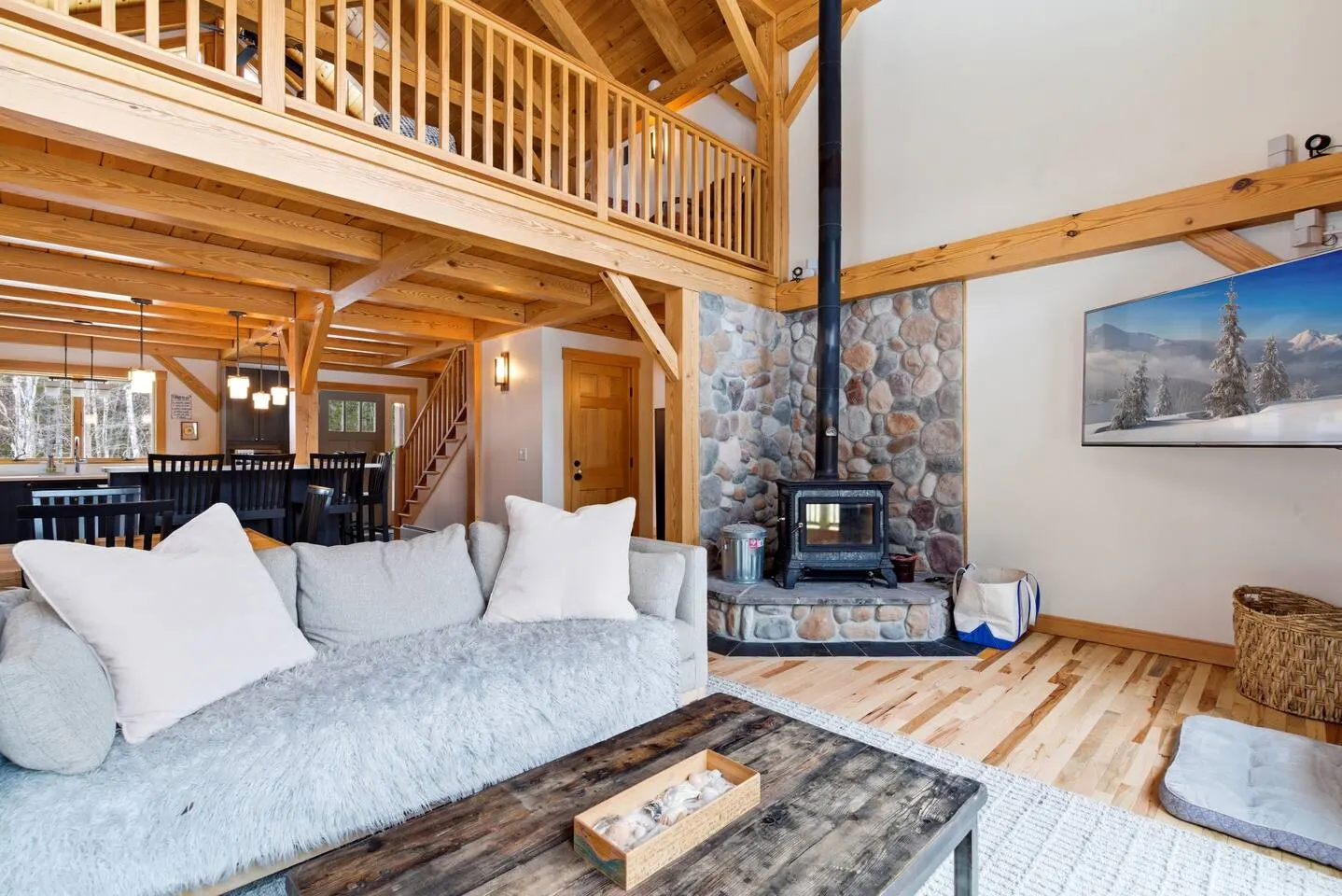 Viking Village Chalet - Ski In/Ski Out Sleeps 16 17