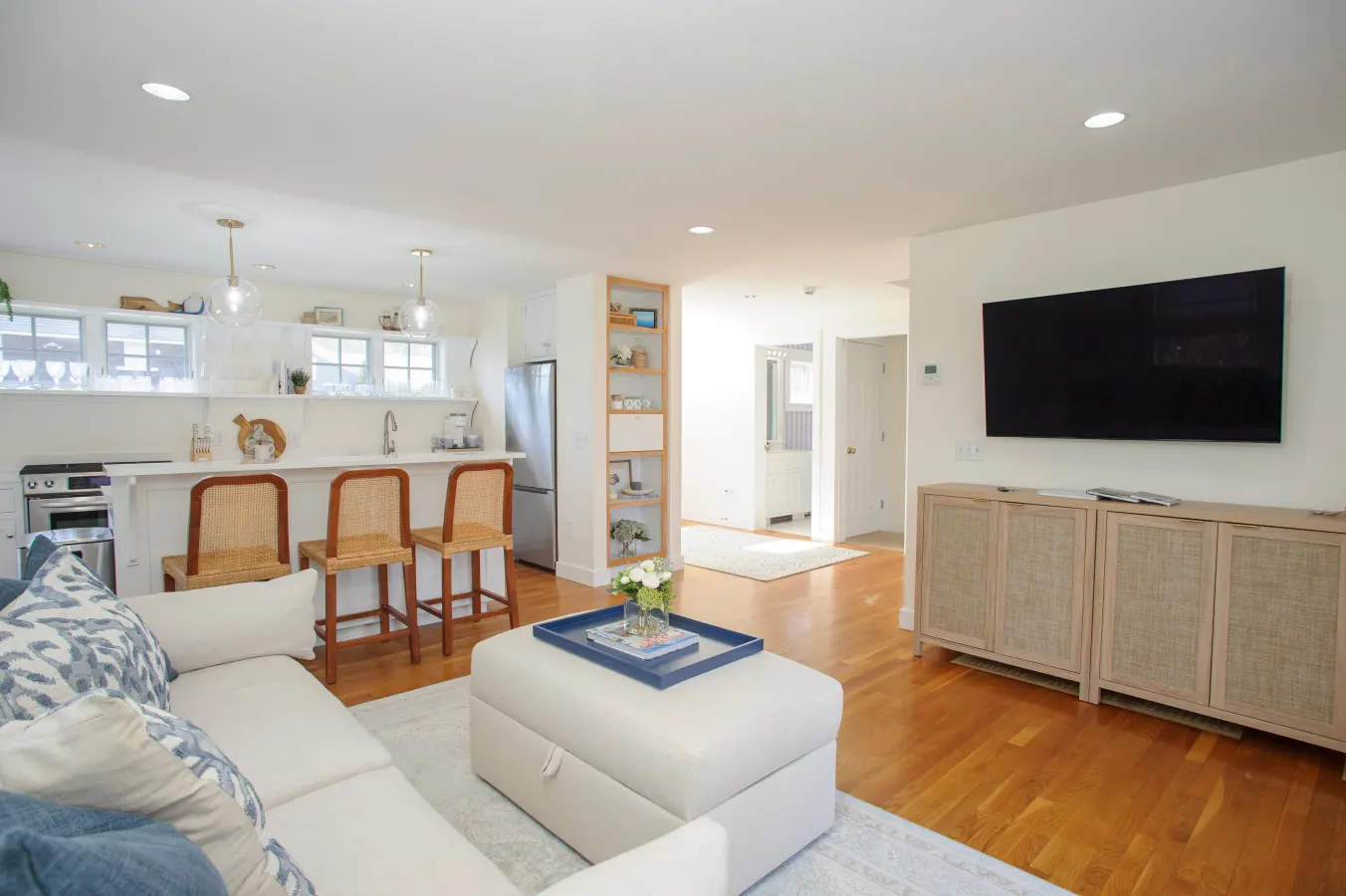 Cottage Bliss, Walkable to Beach & Town