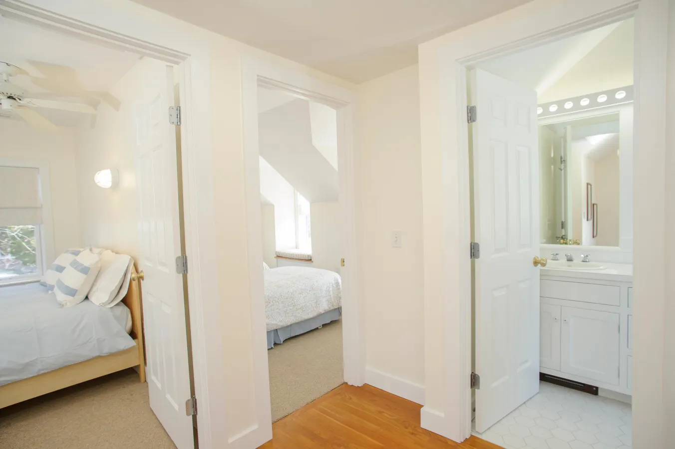 Cottage Bliss, Walkable to Beach & Town 16