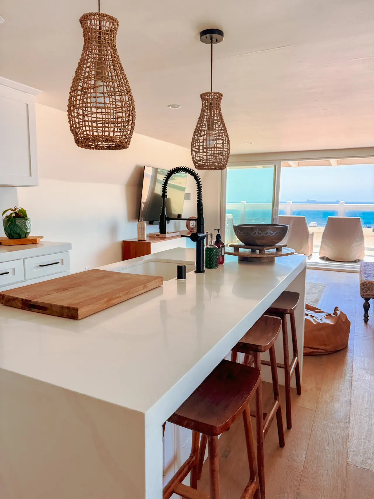 Oceanfront Penthouse On Sand - Epic Views/Sunsets! 9