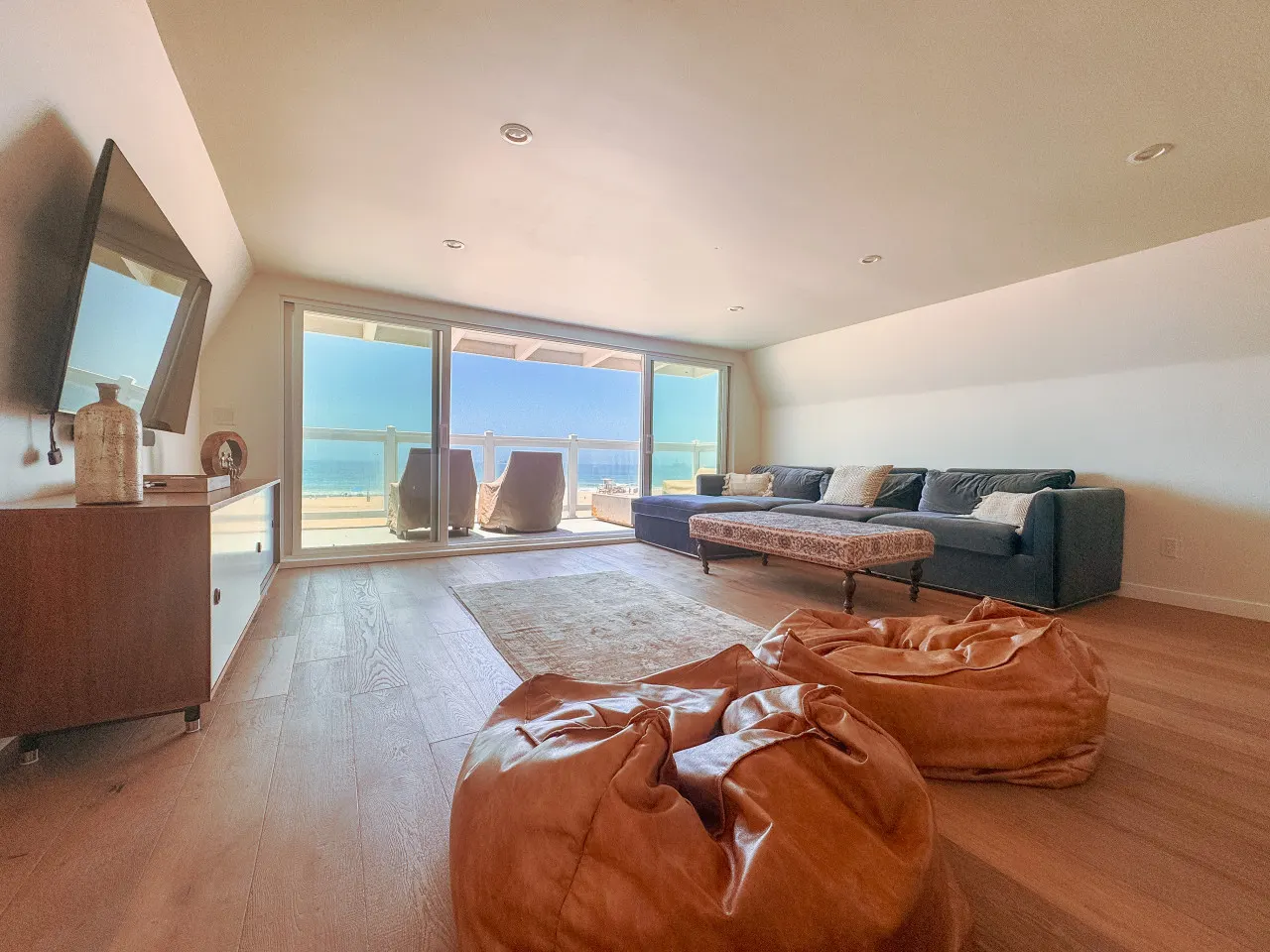 Oceanfront Penthouse On Sand - Epic Views/Sunsets! — photo 3