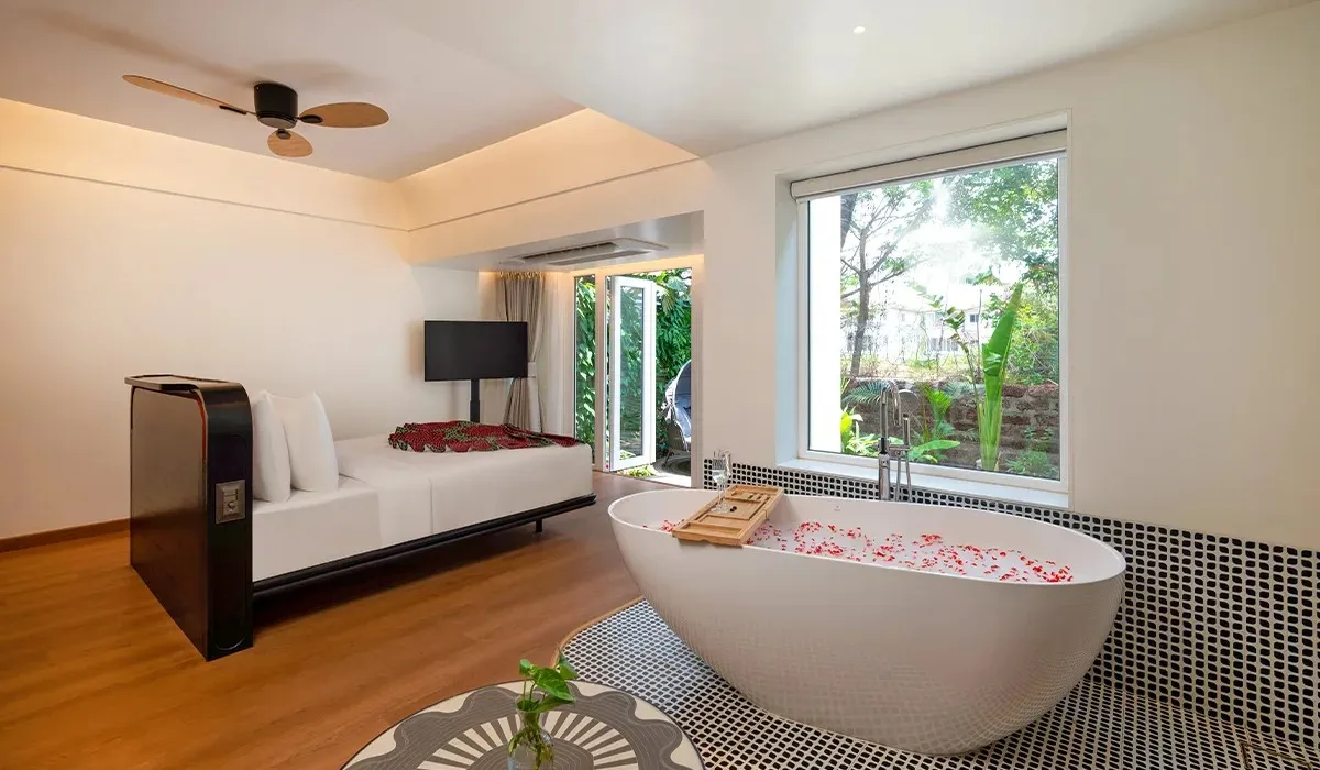 Lotus 2 Bedrooms Beach-side AC Apartment with Pool 8