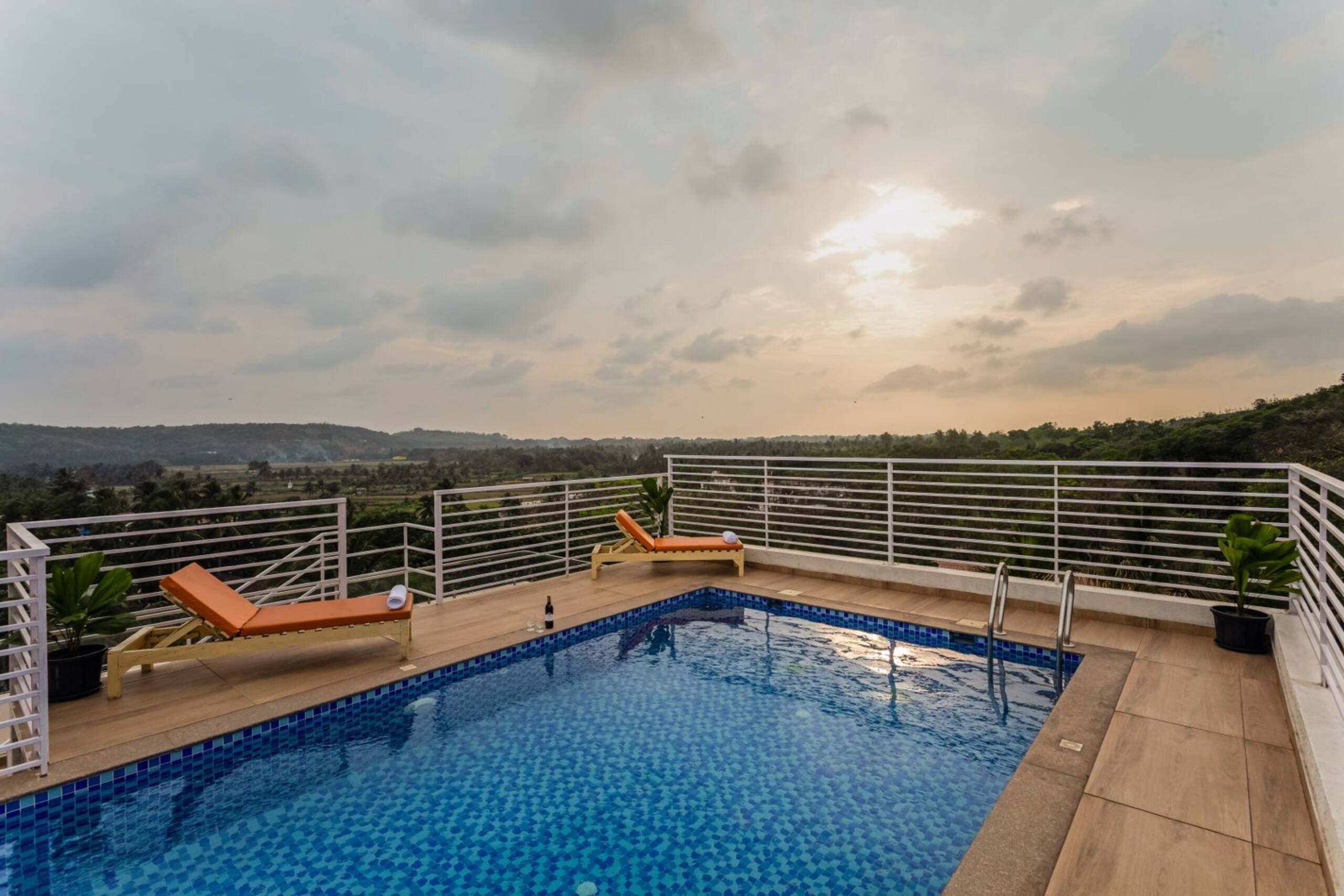 Nerul Studio ·Rooftop Pool & Balcony · Coco Beach