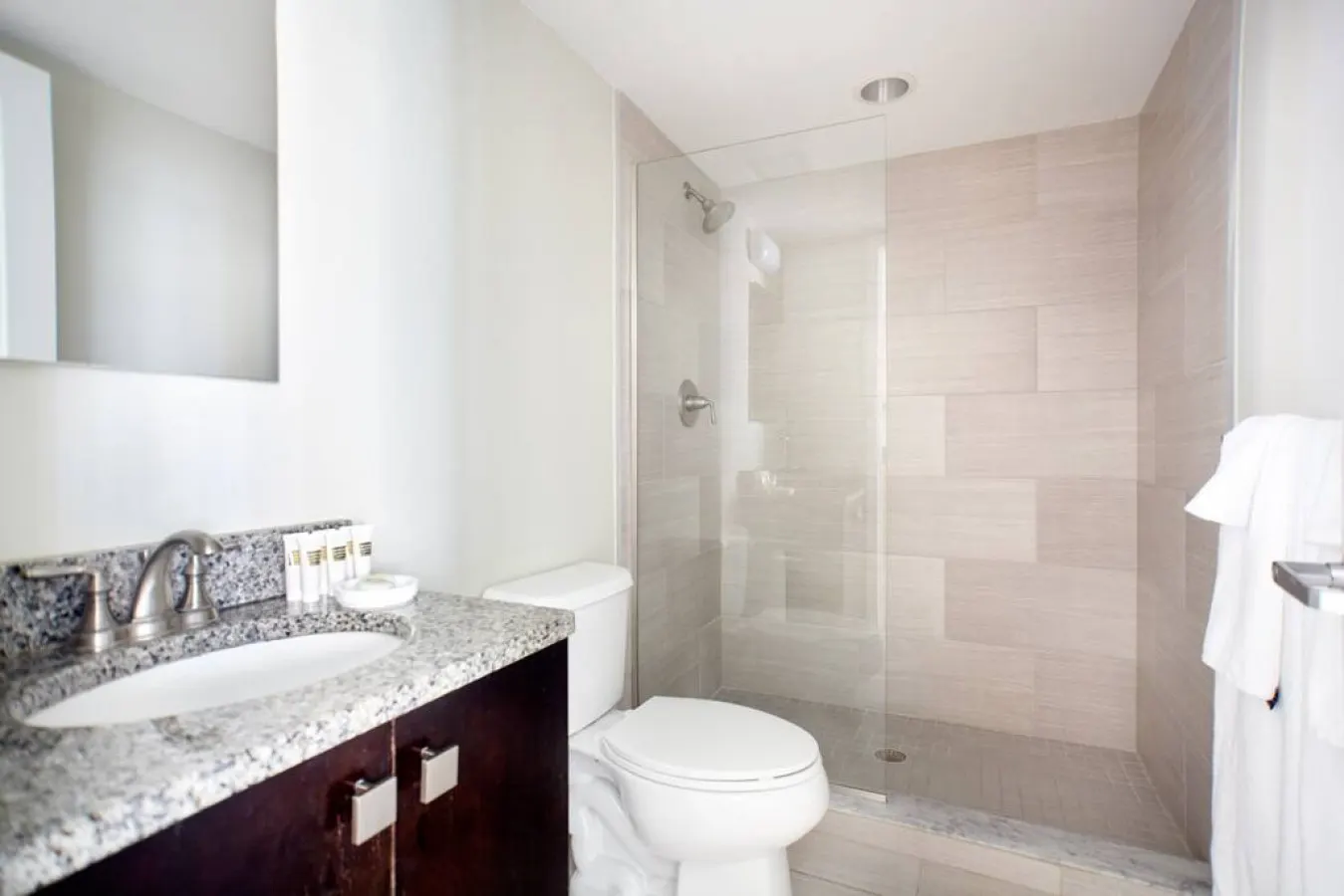 FIDI 2br Keyless Entry Fully Furnished 10