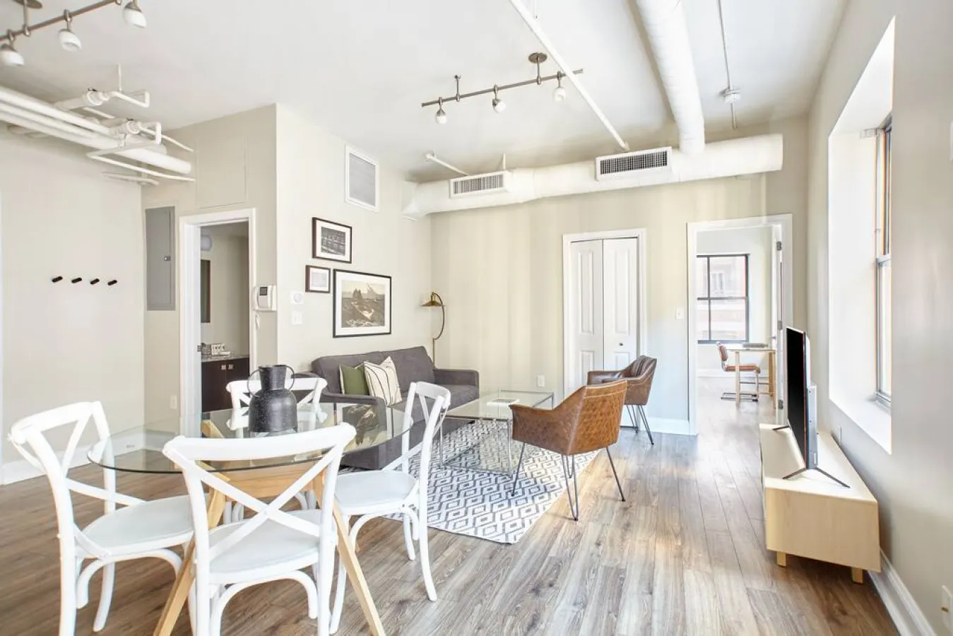 FIDI 2br Keyless Entry Fully Furnished 13