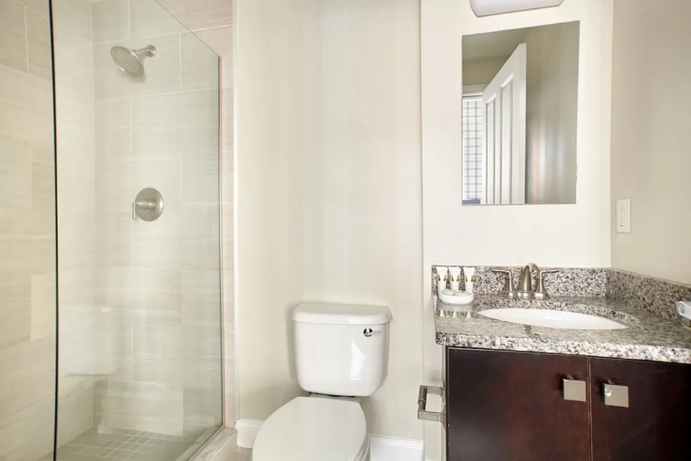 FIDI 2br Keyless Entry Fully Furnished 6