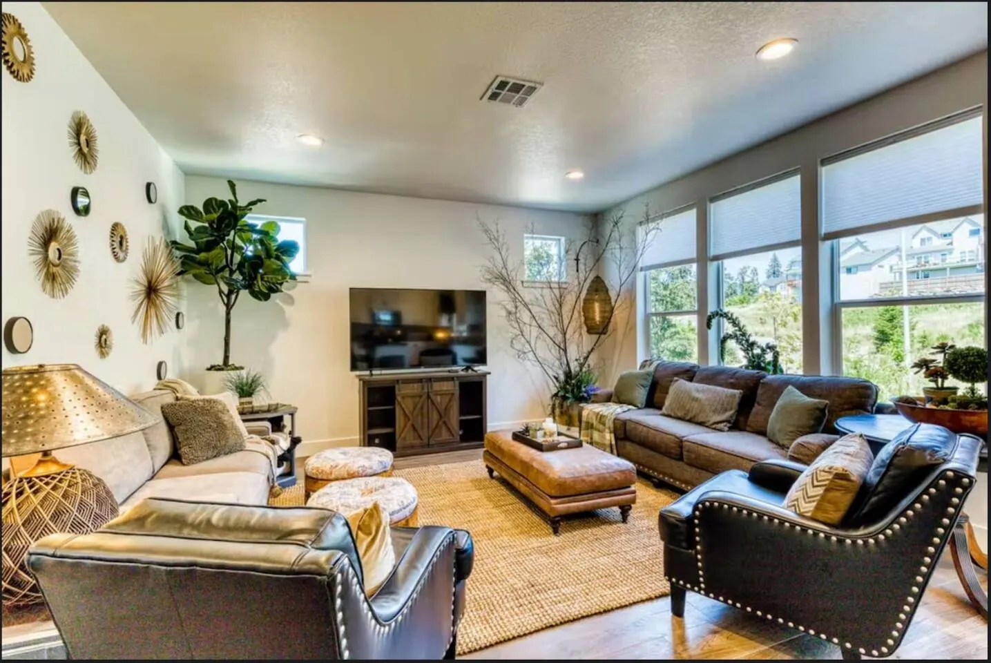 Rockrose Retreat- New Home with EV Charging — photo 3