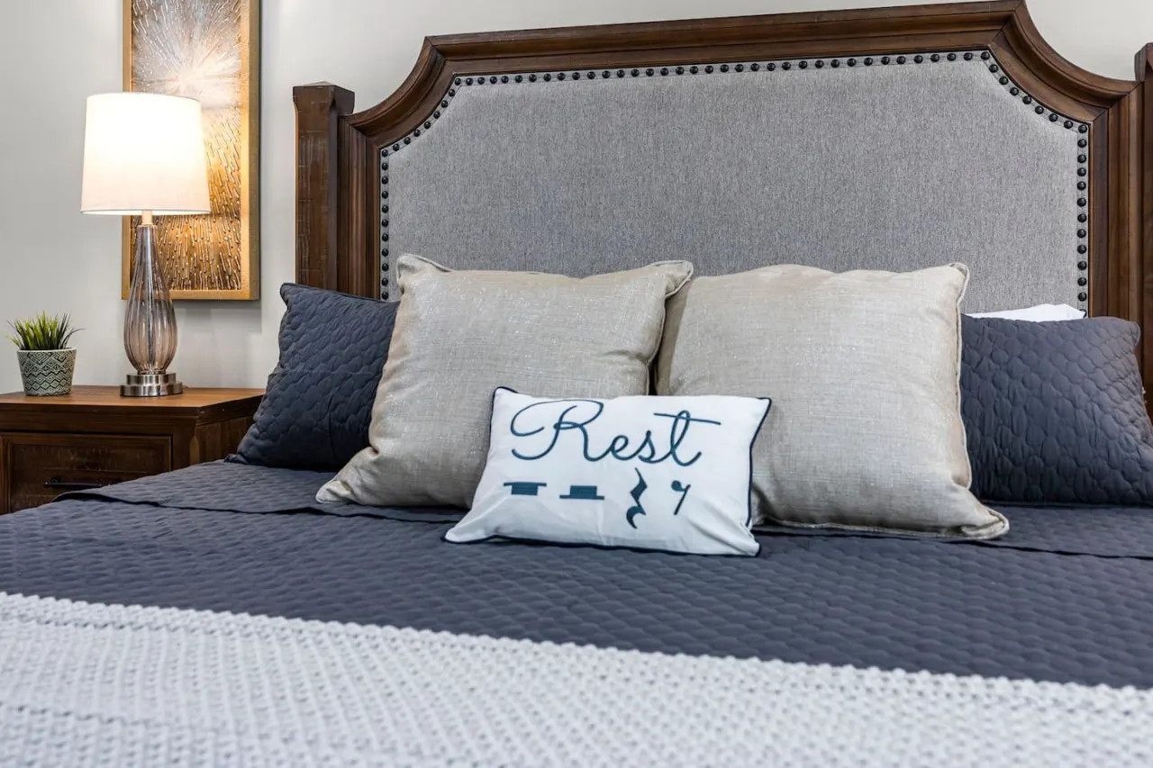 Music-Themed Montrose 2BR, Sleeps 10, Walk to Bars & Dining - Houston — foto 3