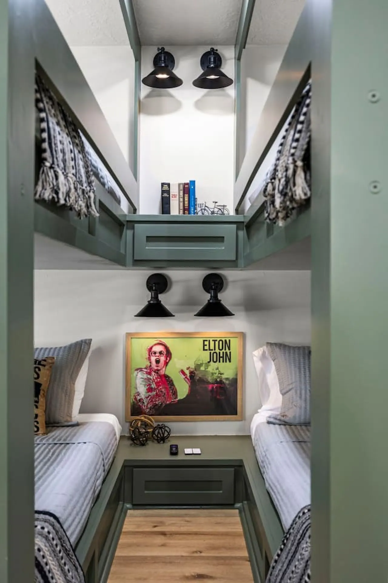 Music-Themed Montrose 2BR, Sleeps 10, Walk to Bars & Dining - Houston — foto 4