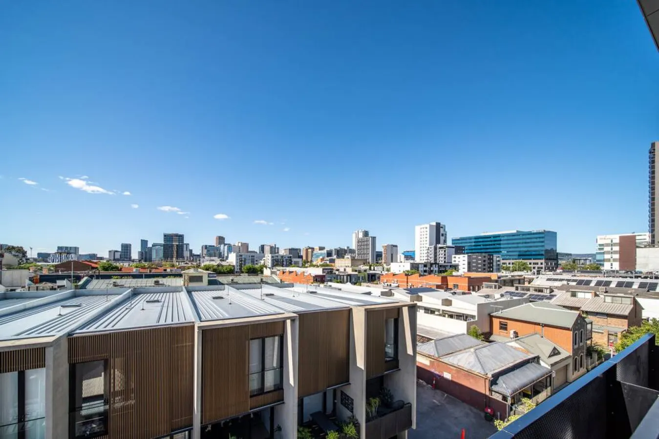 SYLO Luxury Apartments—Penthouse with City Views 20