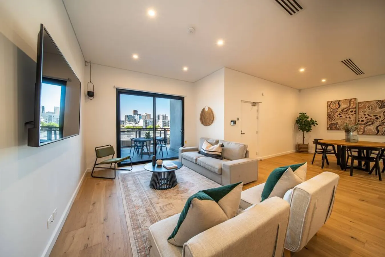 SYLO Luxury Apartments—Penthouse with City Views 6