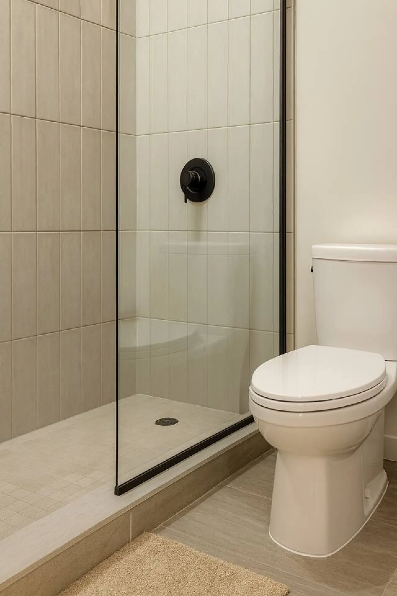 Urban Oasis on Sterling 1BR+Den Netflix + Gym 9
