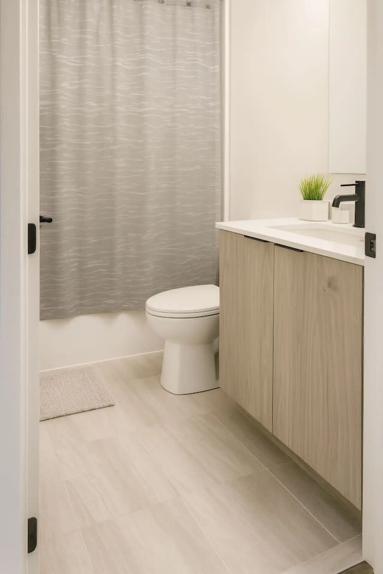 Urban Oasis on Sterling 1BR+Den Netflix + Gym 8