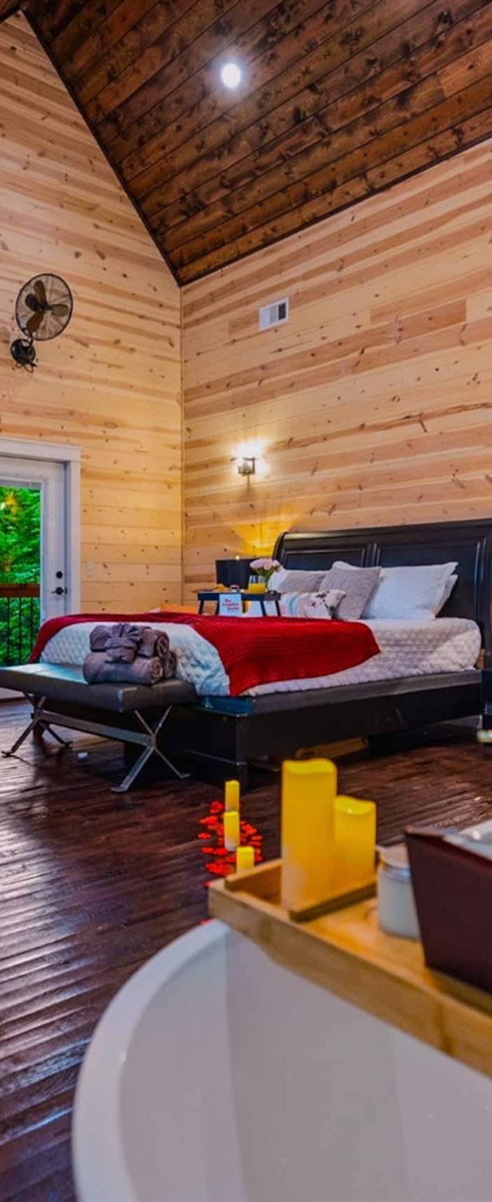 Romantic Retreat Cabin — photo 3
