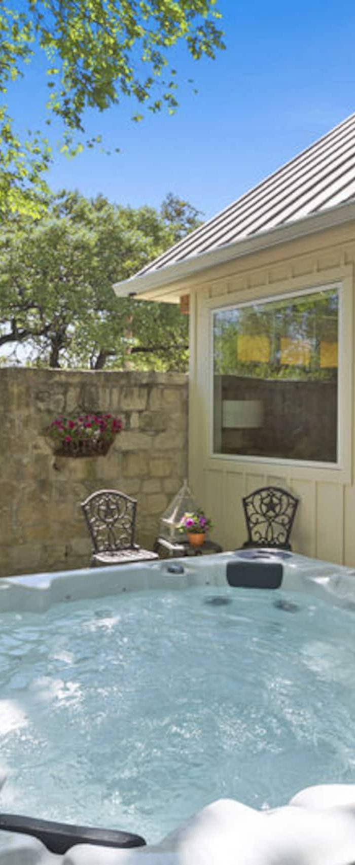 Bella Manor Carriage Suite — photo 3