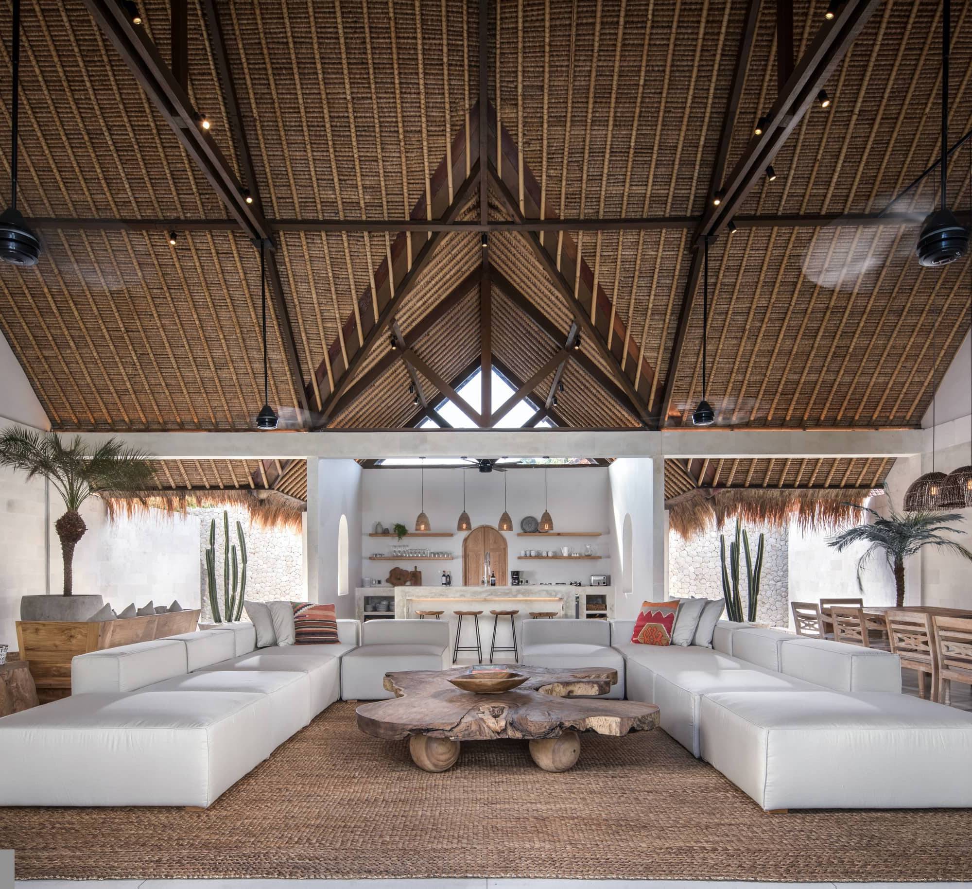 Designer Lux 7 Bed Villa near Beach & KuDeTa — photo 1