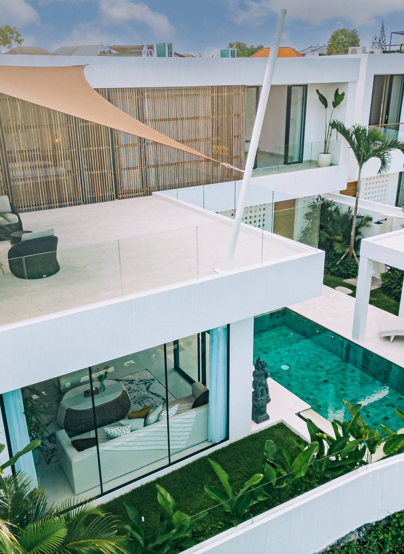 Luxury Chic 2BR w/ Pool – 10" to Batu Bolong Beach — photo 1