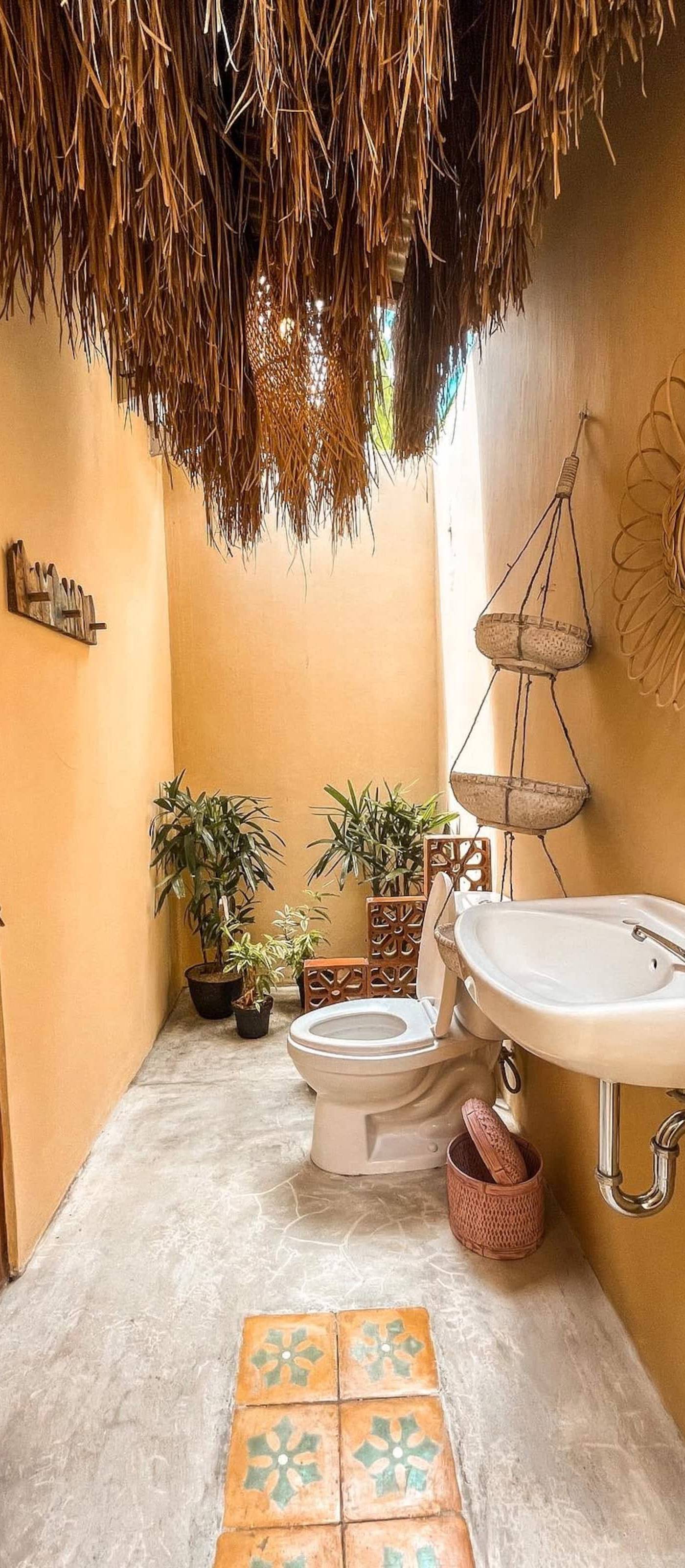 Woywoy Tropical - Cheerful 3 Bedroom Private Villa — photo 1