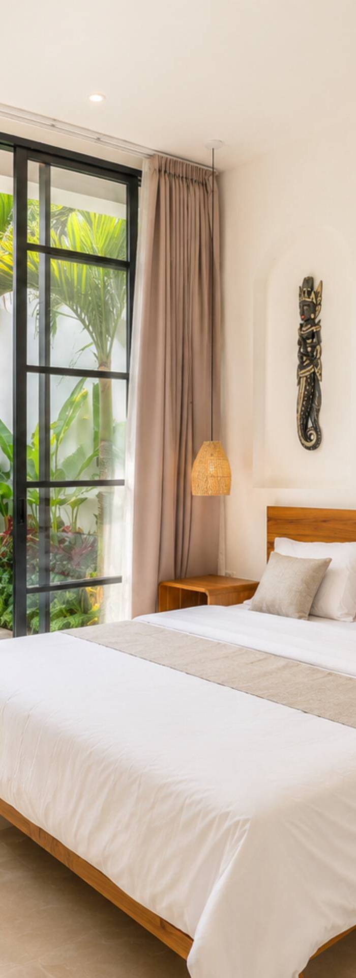 Spacious 3BR Villa w/ Pool | Near Beach Clubs — photo 3