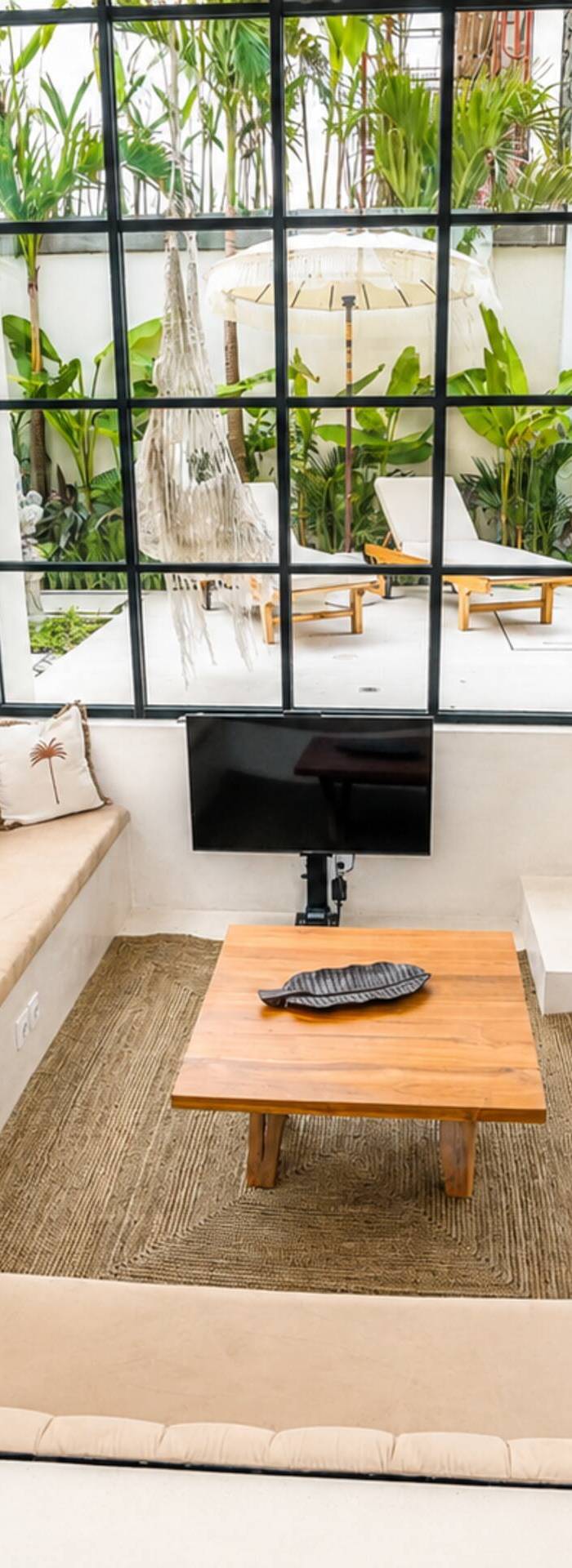 Spacious 3BR Villa w/ Pool | Near Beach Clubs — photo 4
