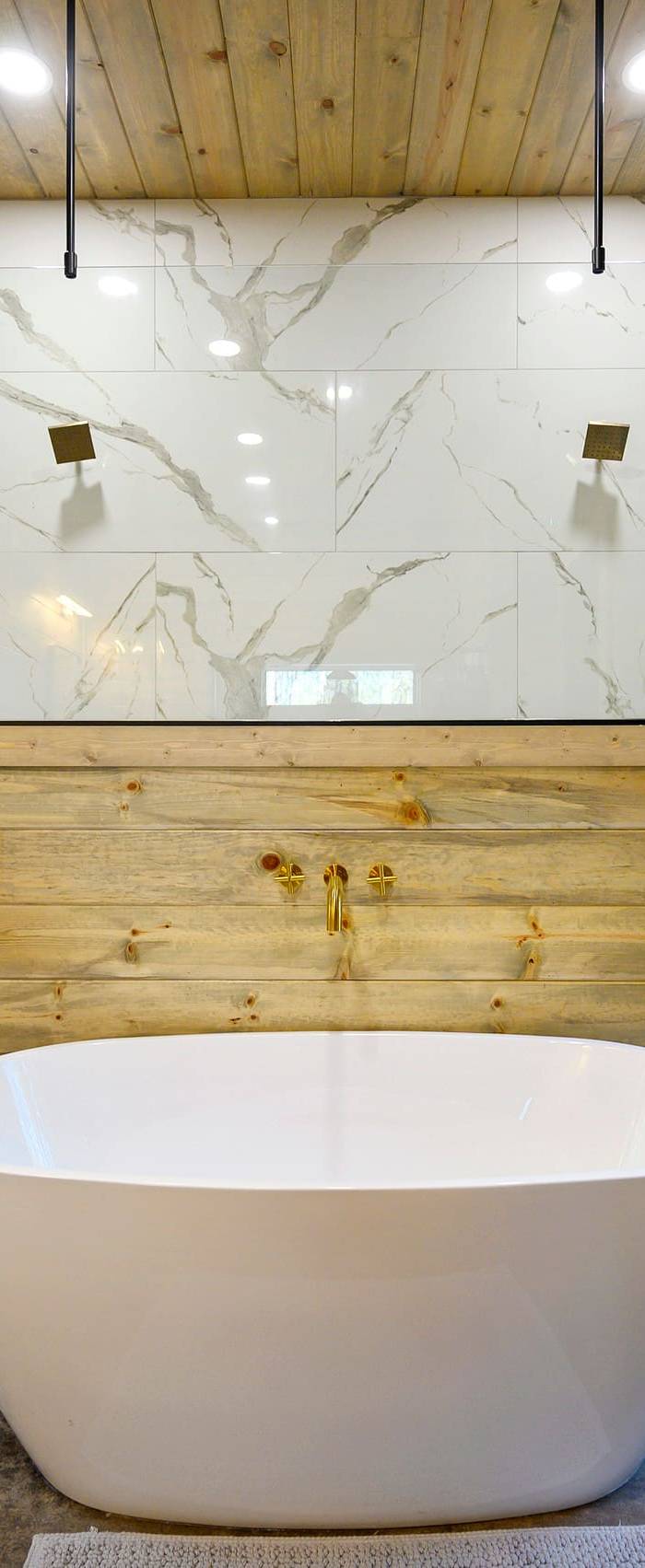 Luxury Couples Cabin (Hot Tub, Sauna, Soaking Tub) — photo 4