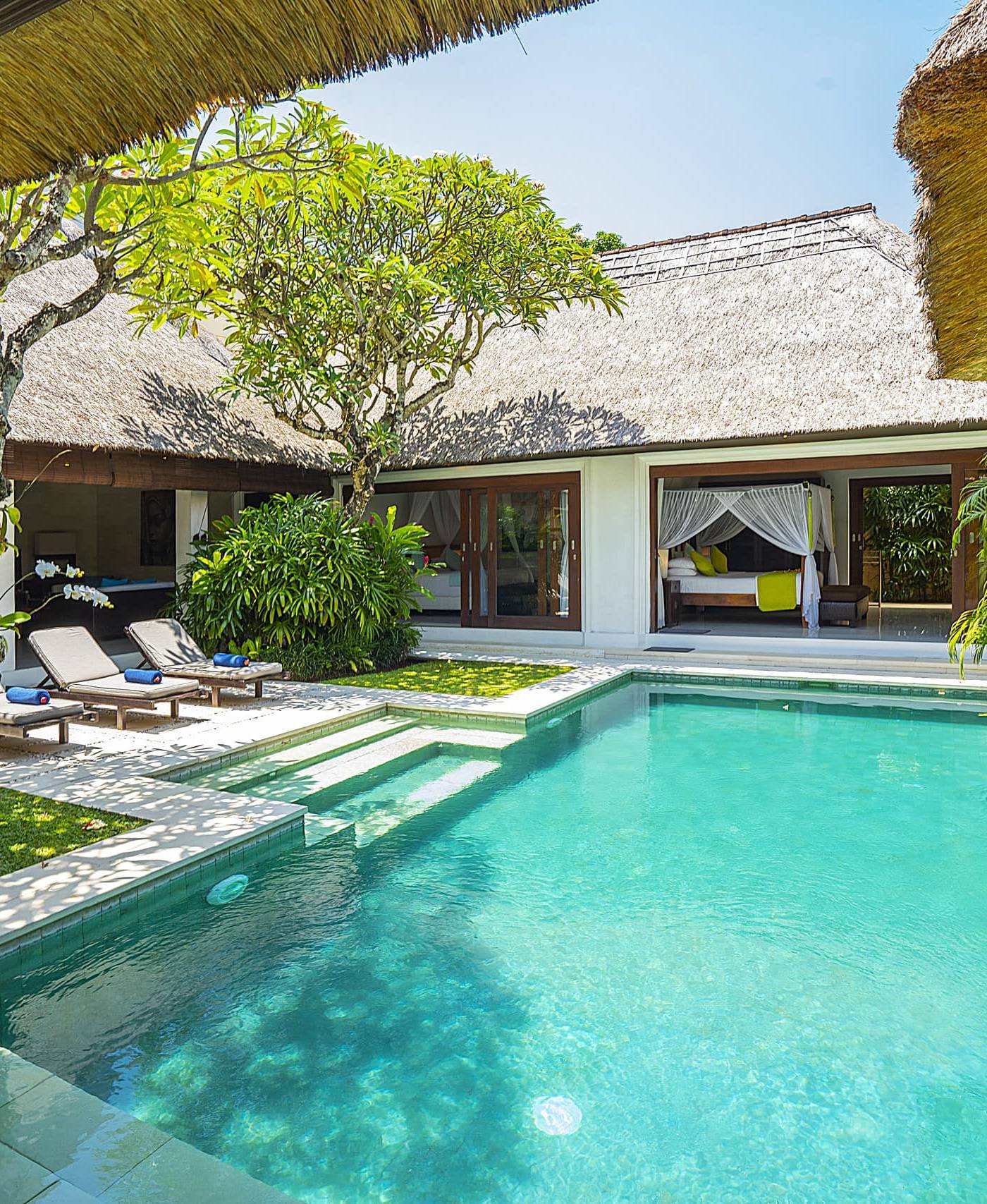 Superb and elegant villa close to the beach — photo 1