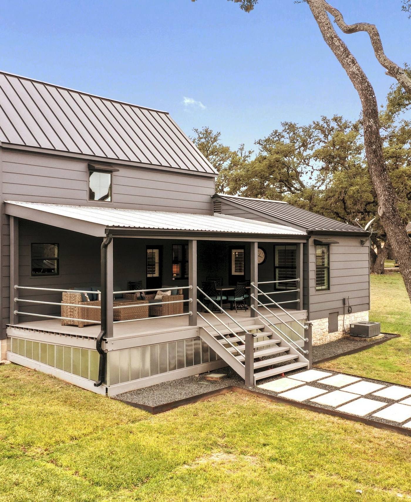 Farmhouse Hot Tub & Fireplace (Min to Town/Wineries) — photo 1