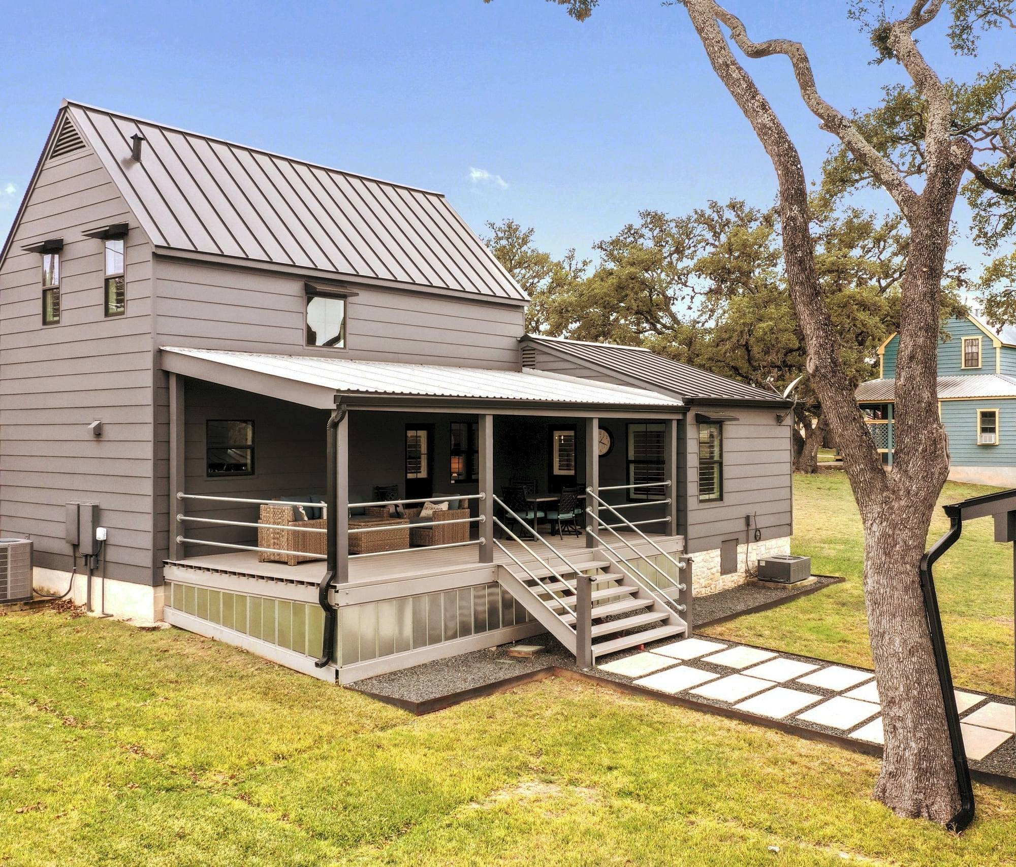 Farmhouse Hot Tub & Fireplace (Min to Town/Wineries) — photo 1