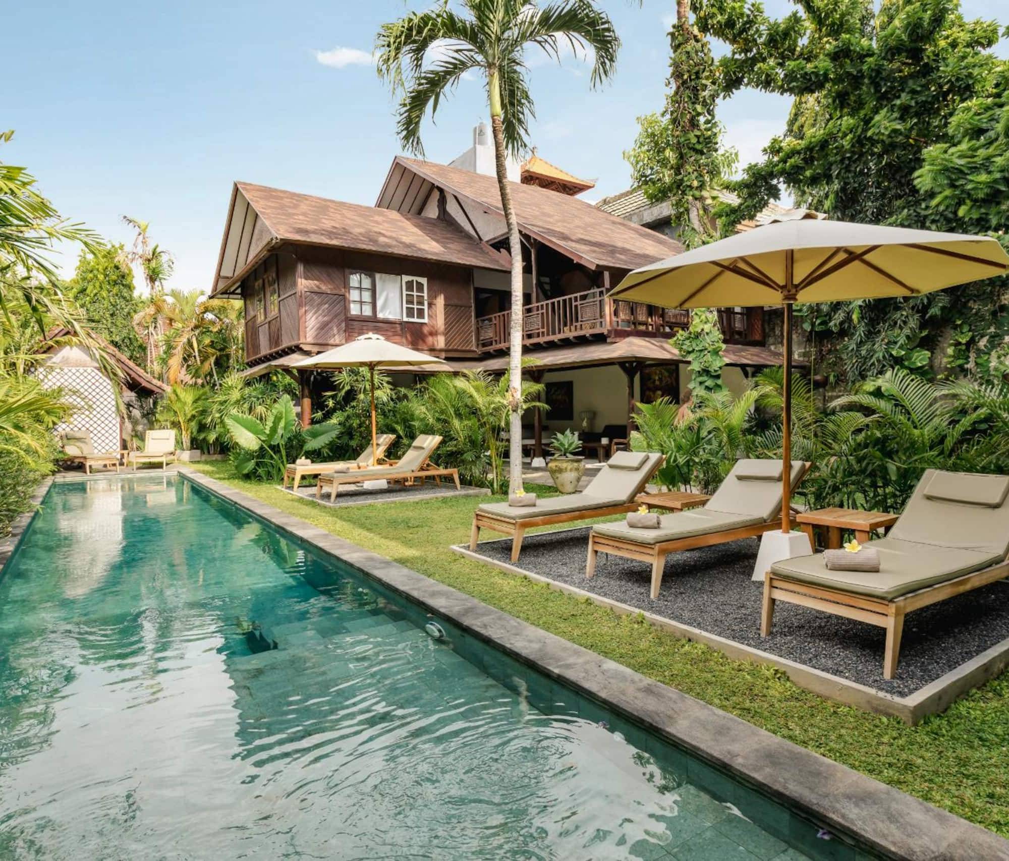 Legian 6BR Villa 16px Big Group Walk to 66 Beach — photo 1