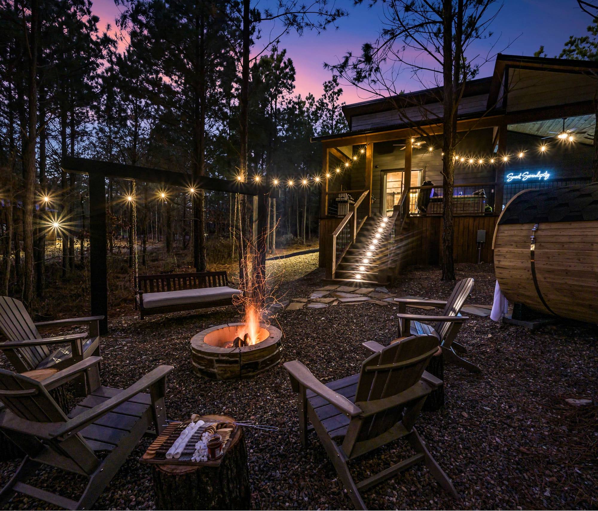 Romantic Escape (Sauna, Soaking Tub & Hot Tub) — photo 1