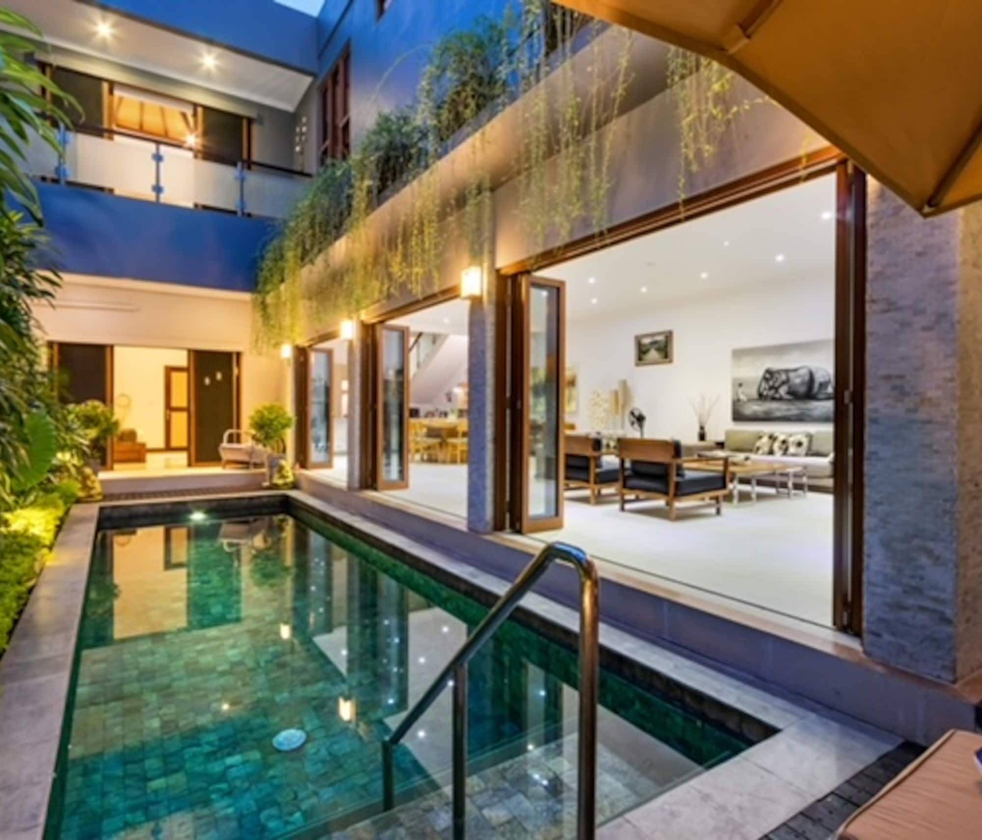 Villa Raffaela Legian-Stunning 5 star 4 Bed & Bath — photo 1