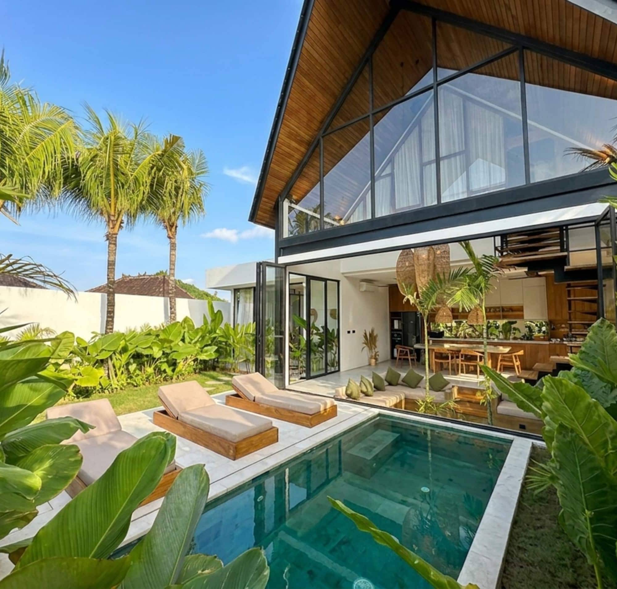 Baliwood By The Beach | 3BR Villa + Home Cinema — photo 1