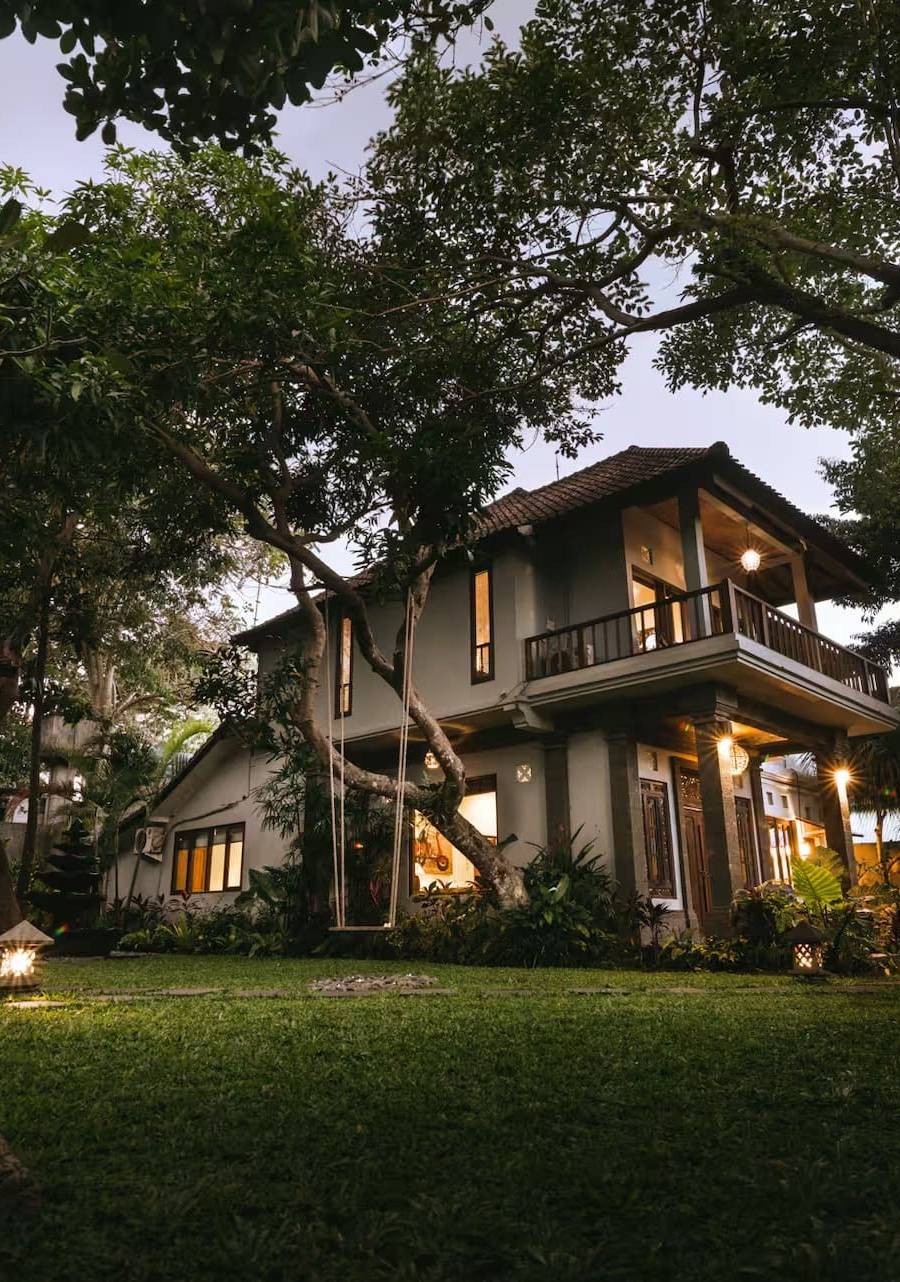 Villa Toya. Central, leafy retreat, sleeps 10 — photo 2